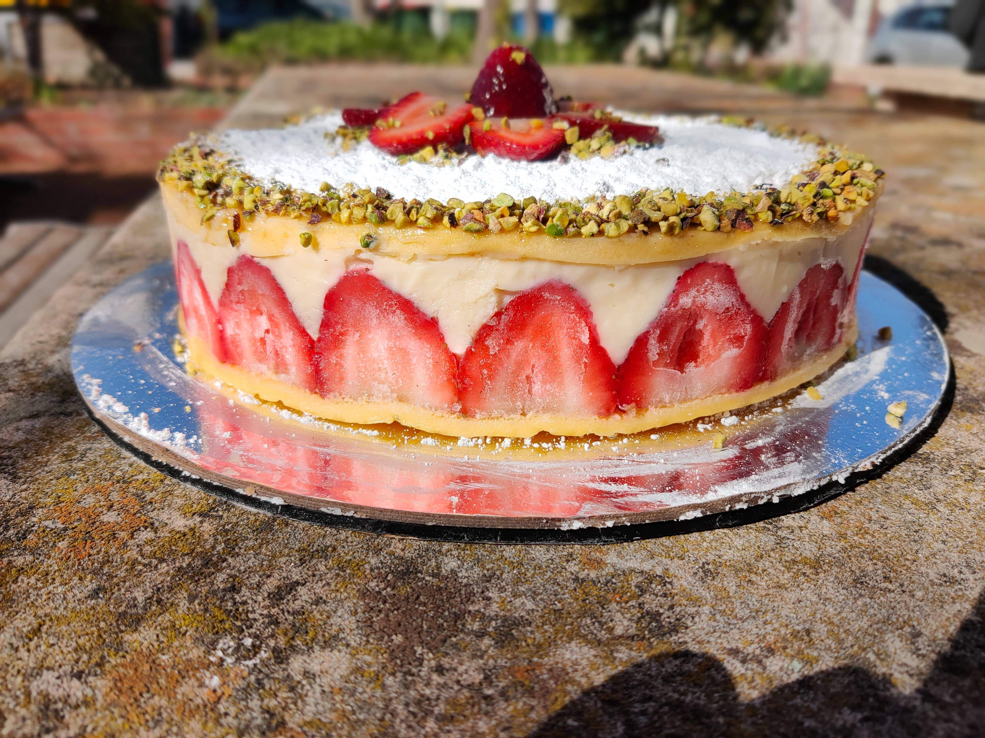 Fraisier (whole)